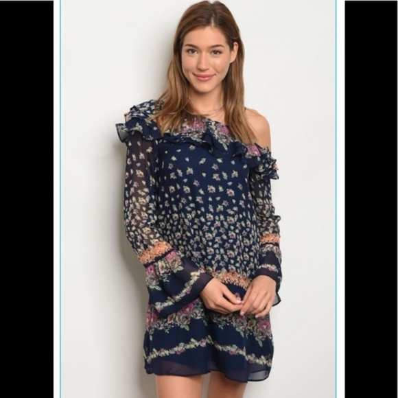 Loveriche Dresses & Skirts - Beautiful Off Shoulder Bell Sleeve Floral Dress